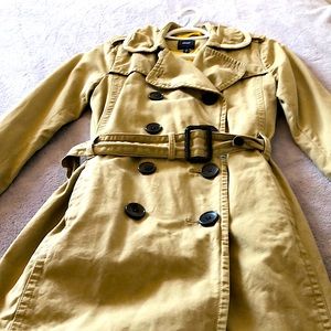 Gap XS trench coat, khaki/beige, 2 side pockets,barely worn, buttons complete